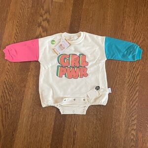 GRL POWER Baby contrast sleeve bodysuit